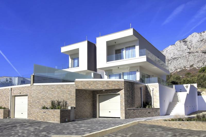 Villa Daylight with Pool Makarska