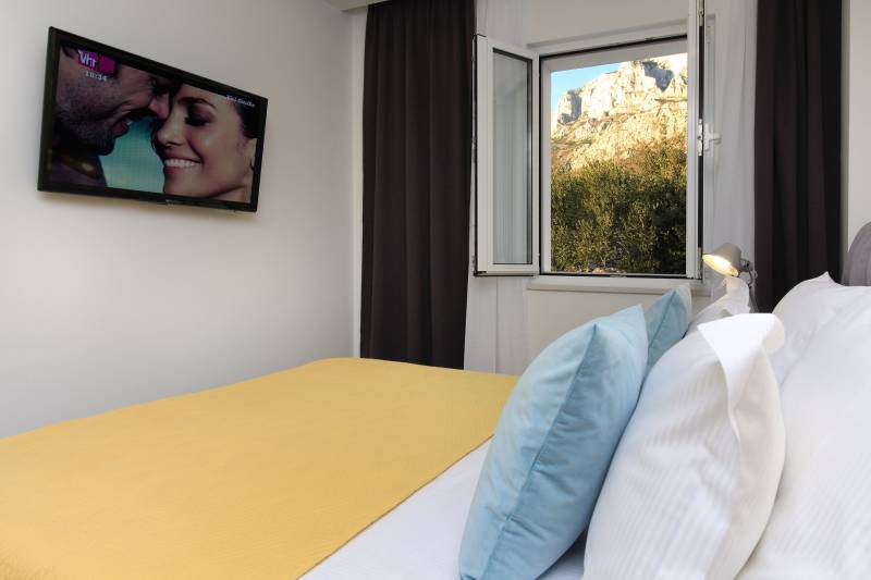 Villa Daylight with Pool Makarska