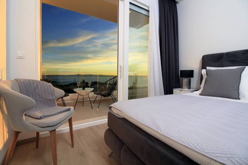Villa Daylight with Pool Makarska