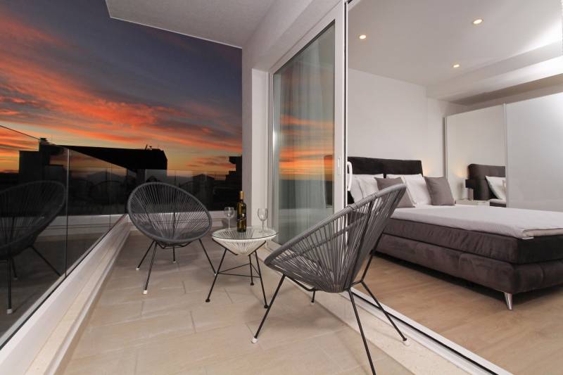 Villa Daylight with Pool Makarska