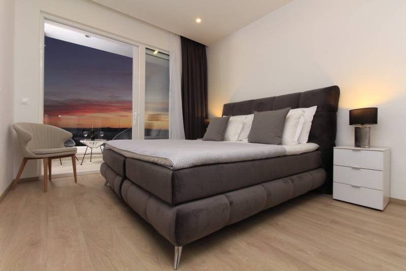 Villa Daylight with Pool Makarska