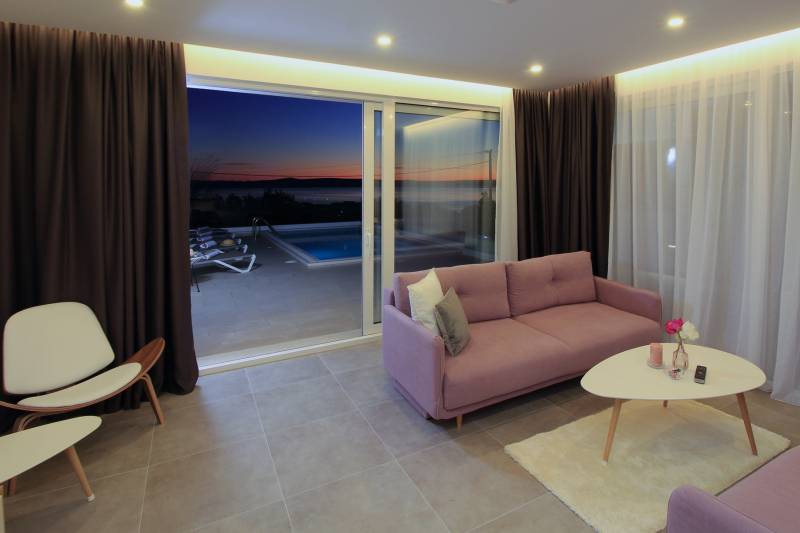 Villa Daylight with Pool Makarska