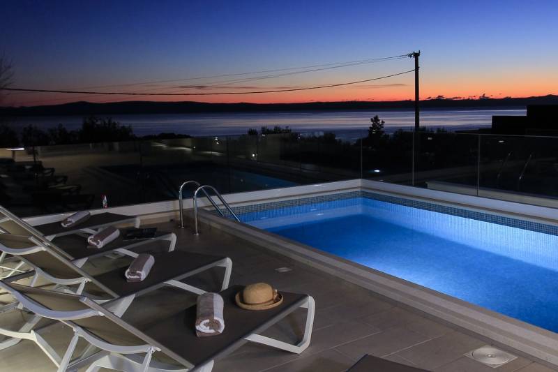 Villa Daylight with Pool Makarska