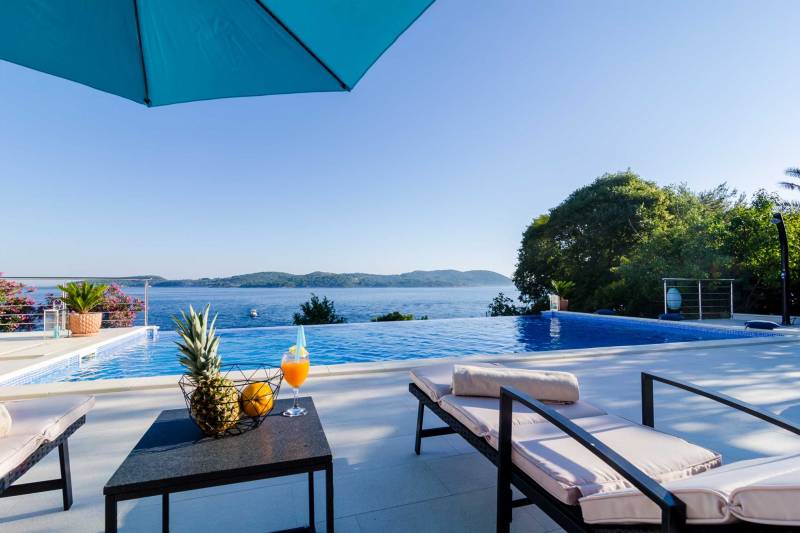 Villa Happy Daze with Infinity Pool in Dubrovnik for rent