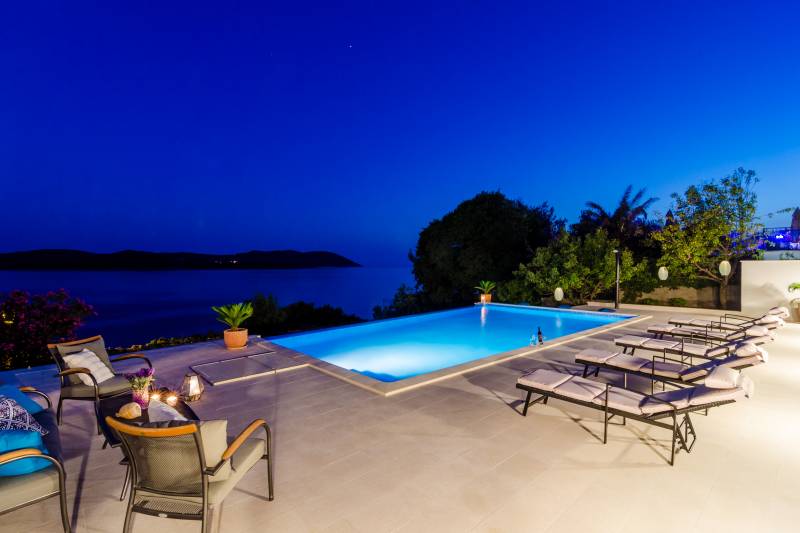 Villa Happy Daze with Infinity Pool Dubrovnik
