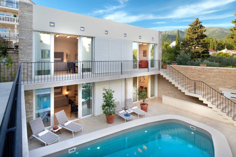 Villa White Palace of Golden Cape mit Pool Brač