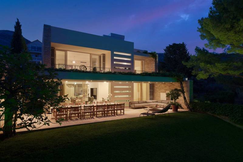 Villa White Palace of Golden Cape mit Pool Brač