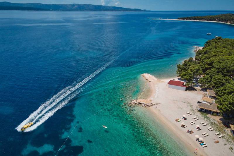 Villa White Palace of Golden Cape mit Pool Brač