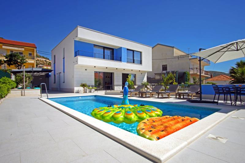 Villa Lady Blue mit beheiztem Pool Trogir