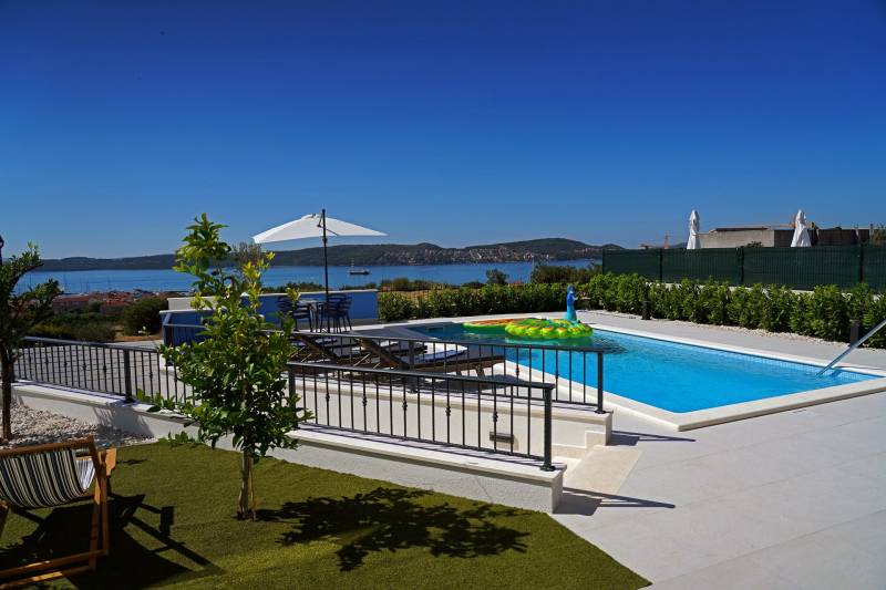 Villa Lady Blue mit beheiztem Pool Trogir