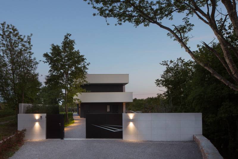Luxury Villa Triumph with Pool Pazin