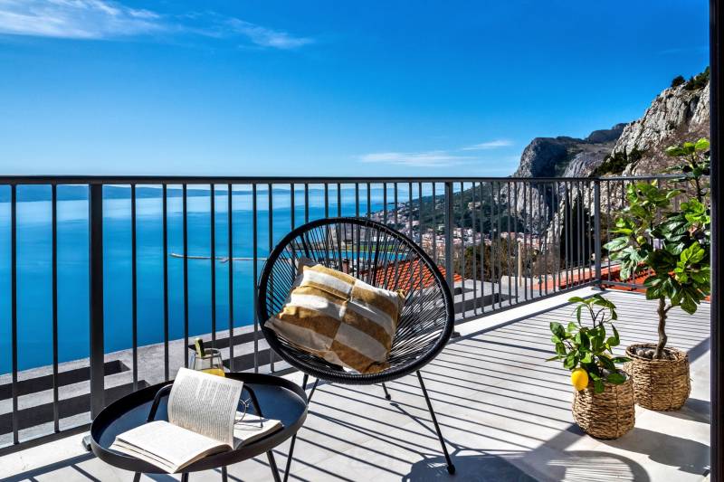 Luxury Villa Diorama with Pool Omiš