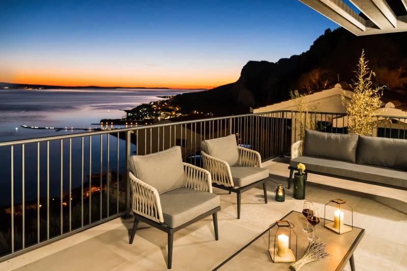 Luxury Villa Diorama with Pool Omiš