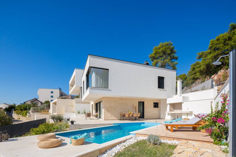 Villa Sun Kissed with Pool Makarska