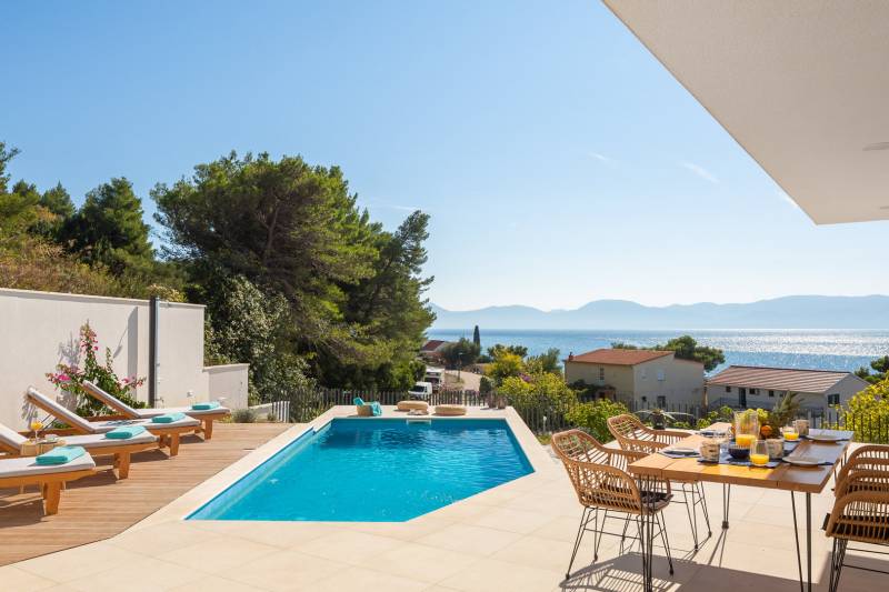 Villa Sun Kissed with Pool Makarska