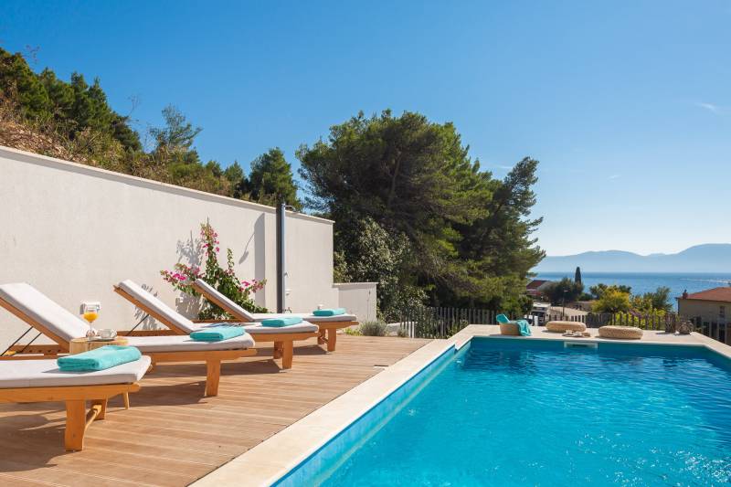 Villa Sun Kissed with Pool Makarska