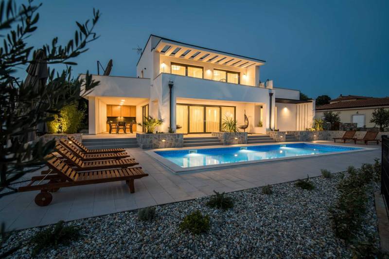 Luxury Villa Stiletta with Pool