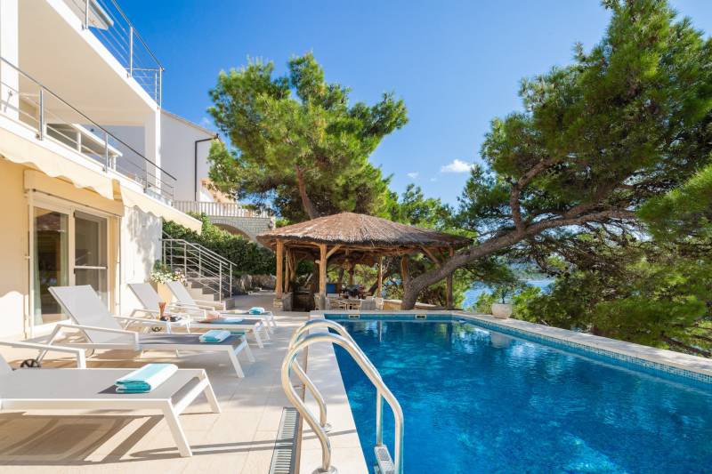 Strandvilla Allegria mit Pool Primošten