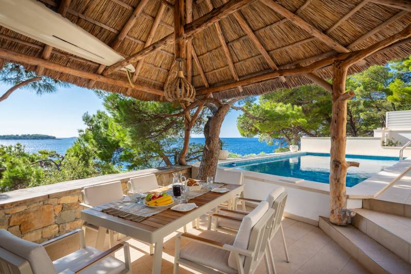 Strandvilla Allegria mit Pool Primošten