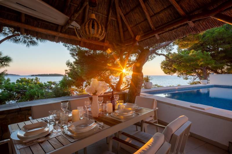 Strandvilla Allegria mit Pool Primošten