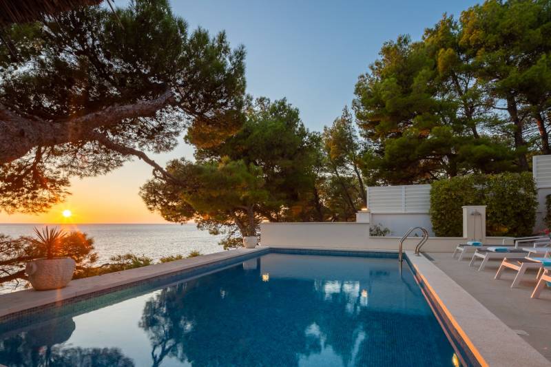 Strandvilla Allegria mit Pool Primošten