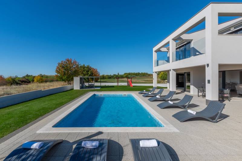 Luxury Villa Glam with Heated Pool Pazin