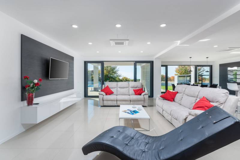 Luxury Villa Glam with Heated Pool Pazin