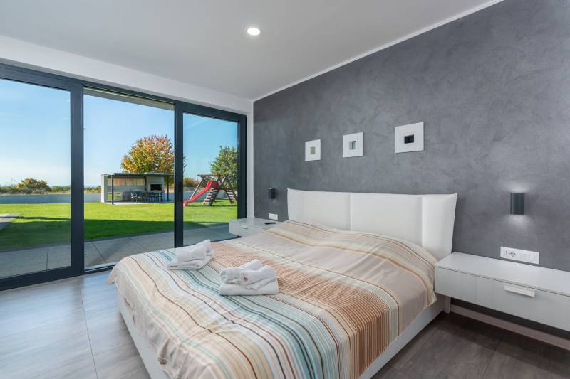 Luxury Villa Glam with Heated Pool Pazin