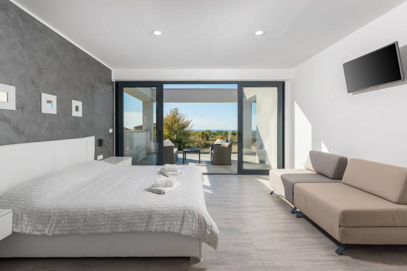 Luxury Villa Glam with Heated Pool Pazin