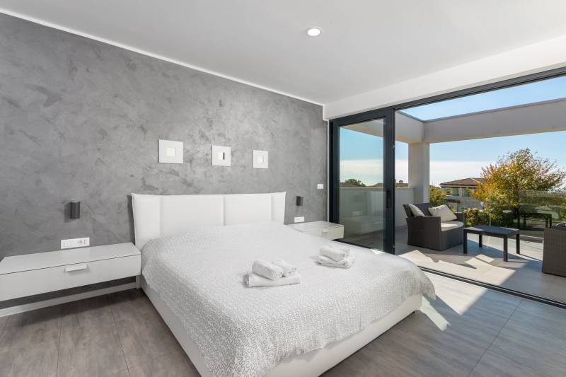 Luxury Villa Glam with Heated Pool Pazin