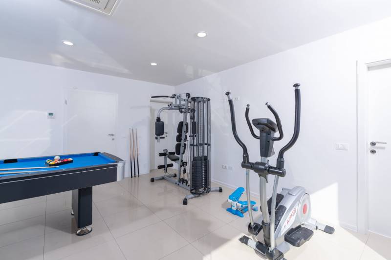 Luxury Villa Glam with Heated Pool Pazin