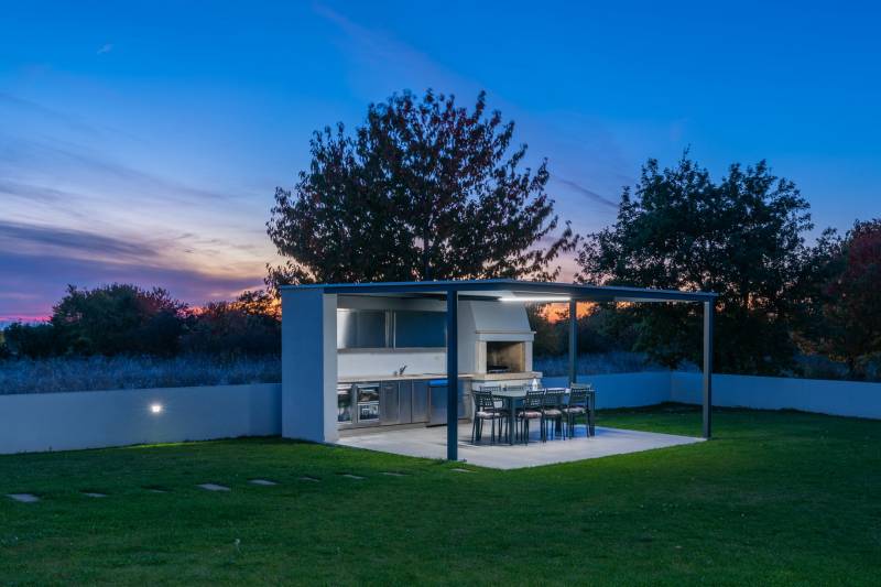 Luxury Villa Glam with Heated Pool Pazin
