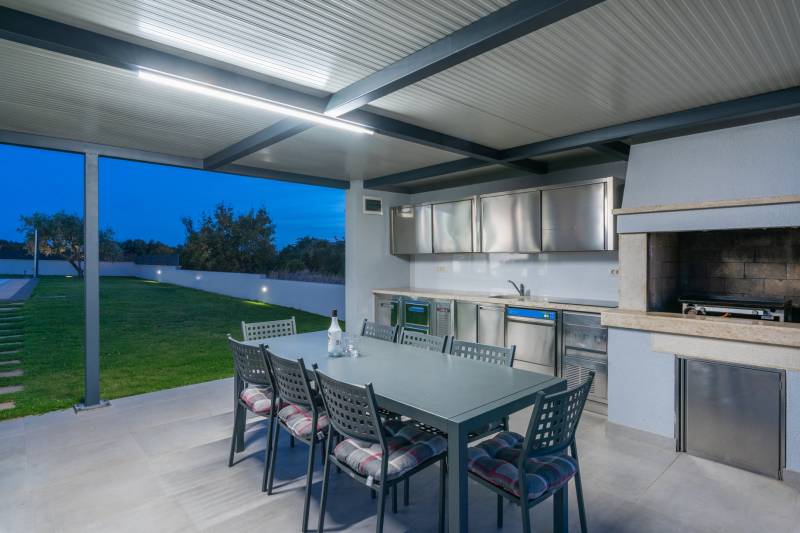 Luxury Villa Glam with Heated Pool Pazin
