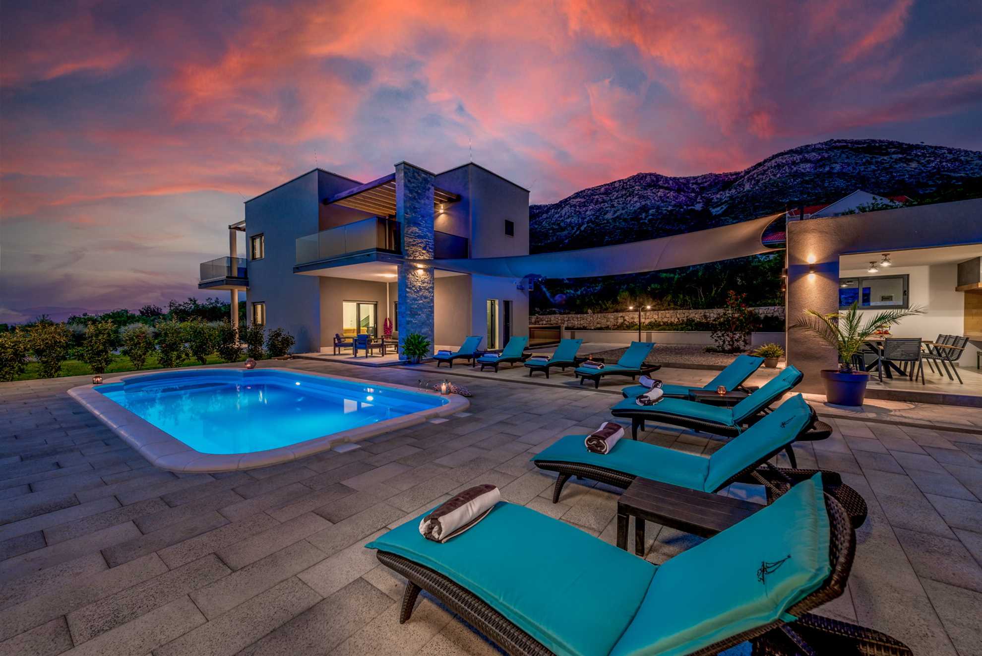 Villa Dreamland with Pool