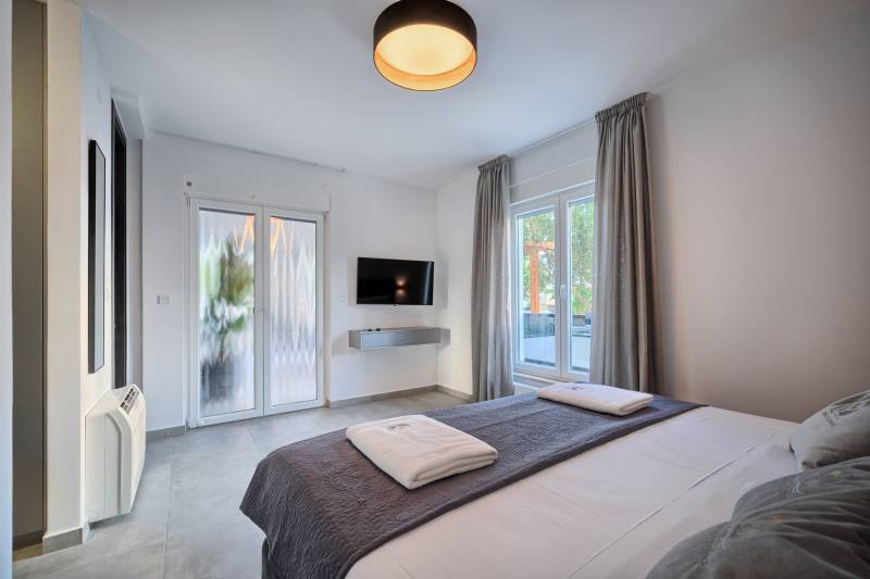 Apartment Liberty Living with Pool II Split