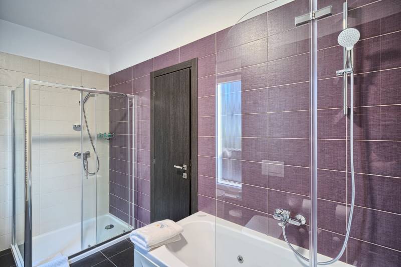 Apartment Liberty Living with Pool II Split