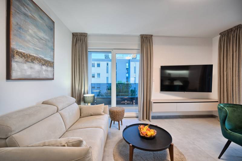 Apartment Liberty Living med Basseng III Split