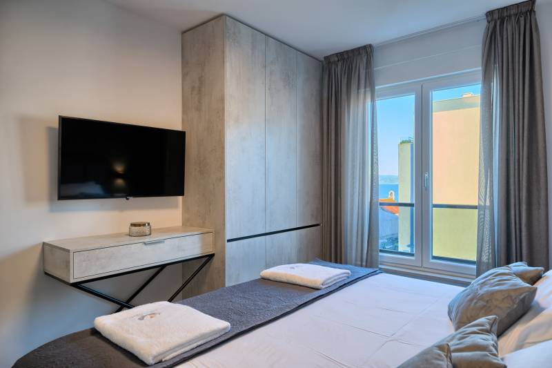 Apartment Liberty Living med Basseng III Split
