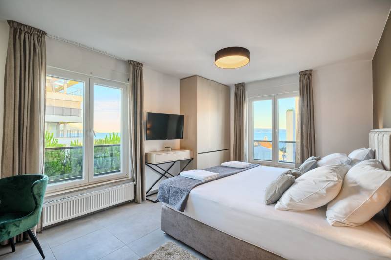 Apartment Liberty Living med Basseng III Split