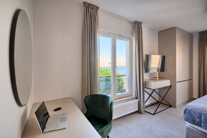 Apartment Liberty Living med Basseng III Split