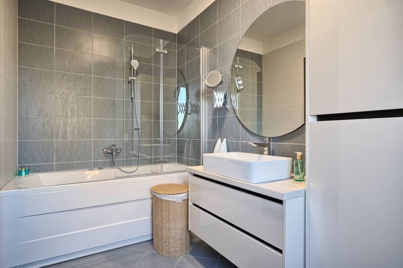 Apartment Liberty Living med Basseng III Split