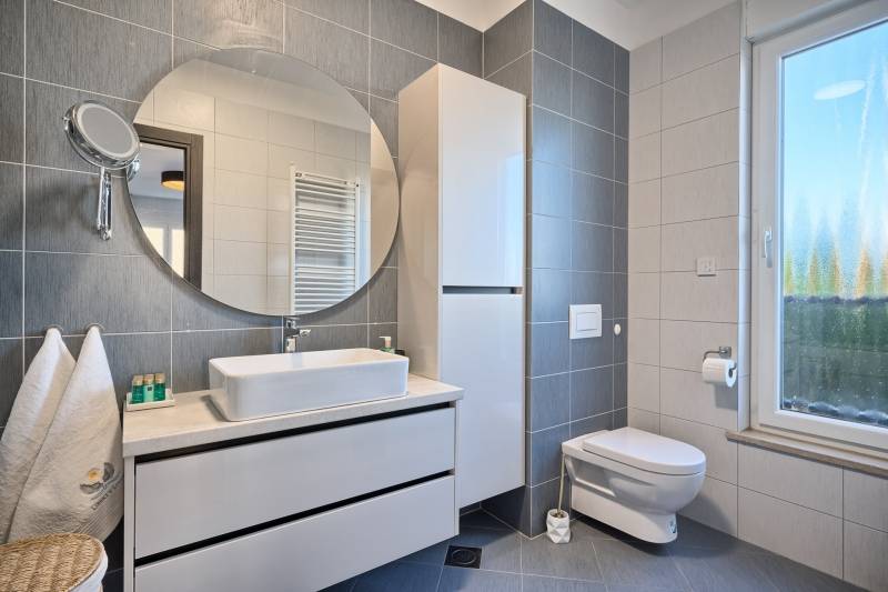 Apartment Liberty Living med Basseng III Split
