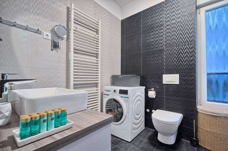 Apartment Liberty Living med Basseng III Split