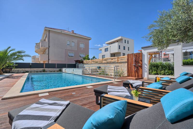 Apartment Liberty Living med Basseng IV Split