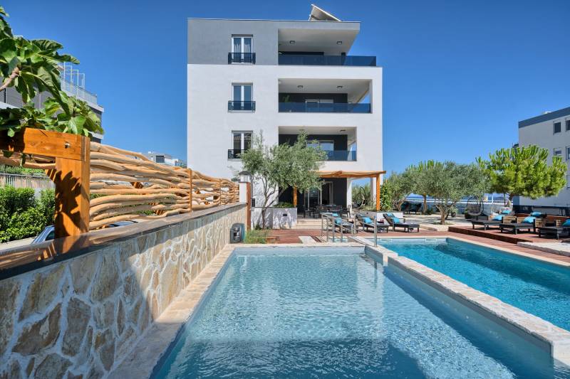 Apartment Liberty Living med Basseng IV Split