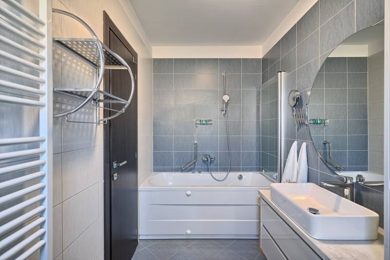 Apartment Liberty Living med Basseng IV Split
