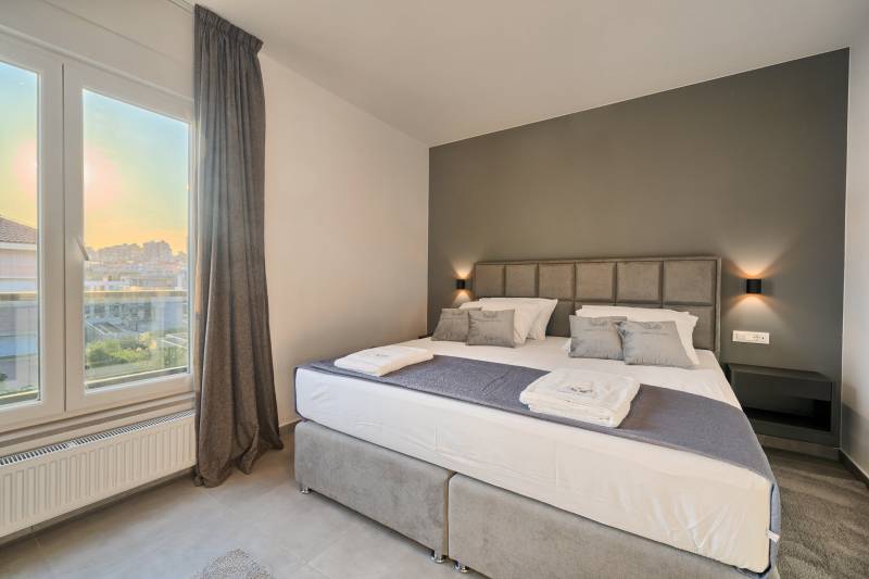 Apartment Liberty Living med Basseng IV Split