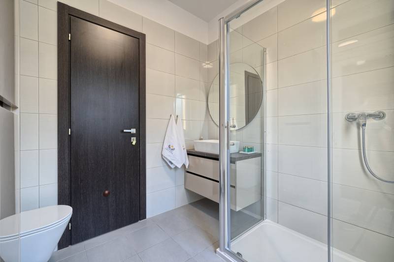 Apartment Liberty Living med Basseng IV Split