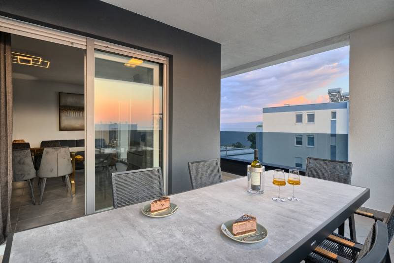 Apartment Liberty Living med Basseng IV Split