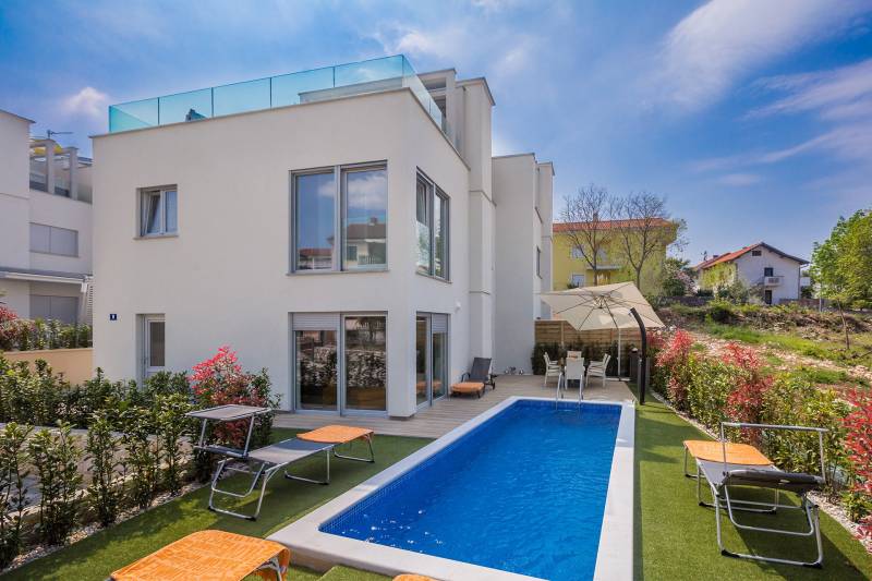 Villa Topaz mit beheiztem Pool Krk